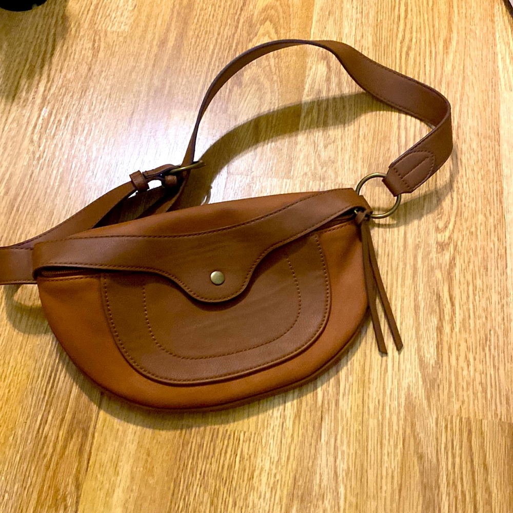 Universal Thread Fanny Pack